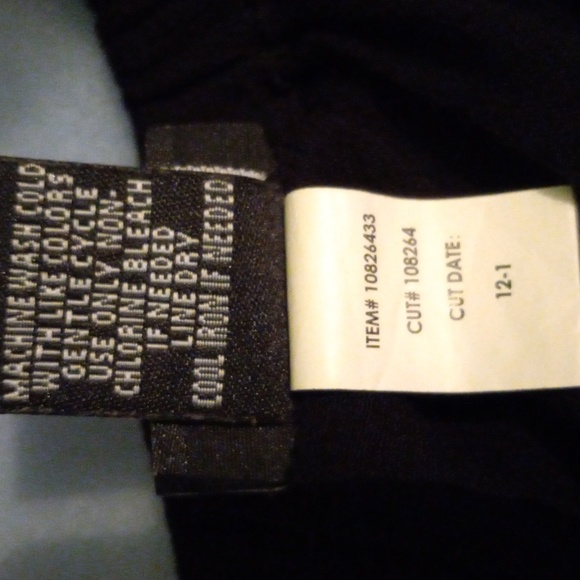 Embroidered Gauze Mock Neck Tank - Picture 4 of 6